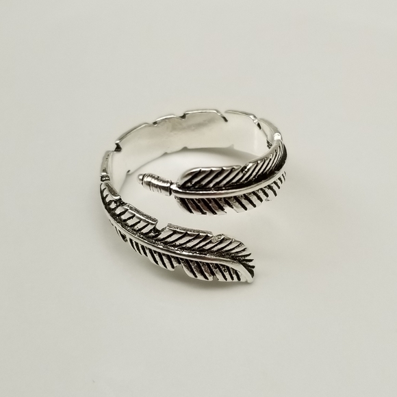 Adjustable Feather Shaped Silver Ring - Picture 5 of 8